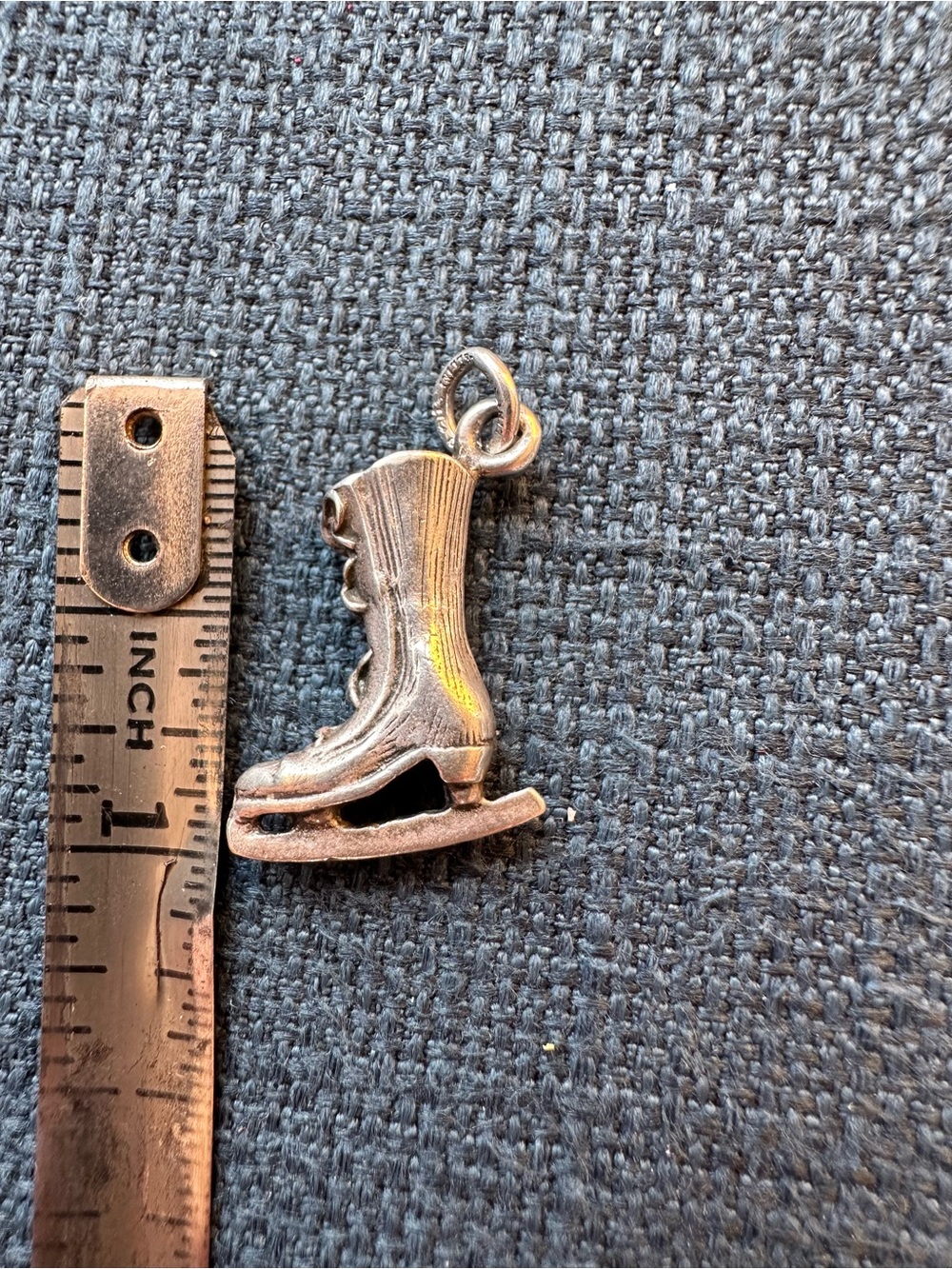 925 Sterling Silver Ice Skate Charm Pendant - Silver - Picture 5 of 5